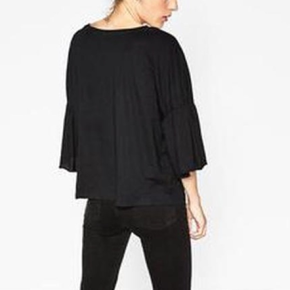 5/$25 Zara Black Bell Sleeve Casual Top Size L